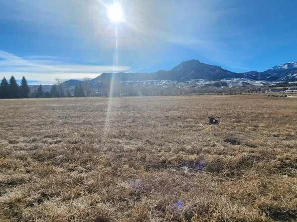66 Big Creek Dr, Cody, WY 82414