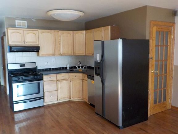 2nd image of 1231 E 95th St #301