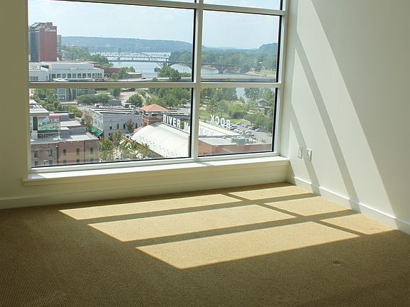 5th image of 521 President Clinton Ave APT 1204