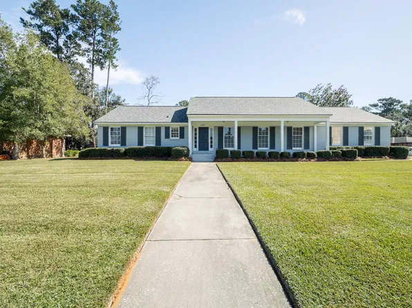 2323 Riverhill Dr, Valdosta, GA 31602
