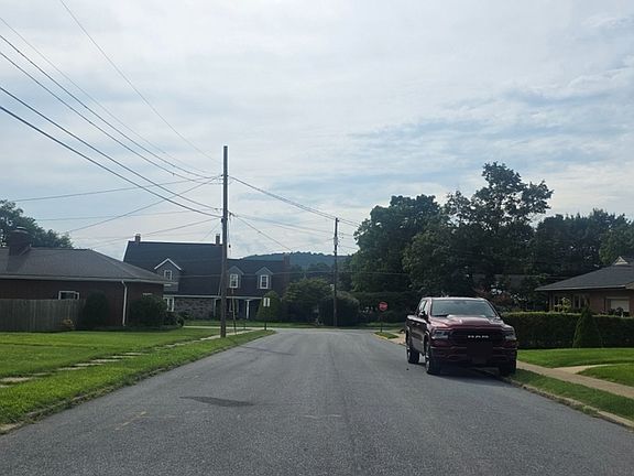 4th image of 260 Anderson Ave