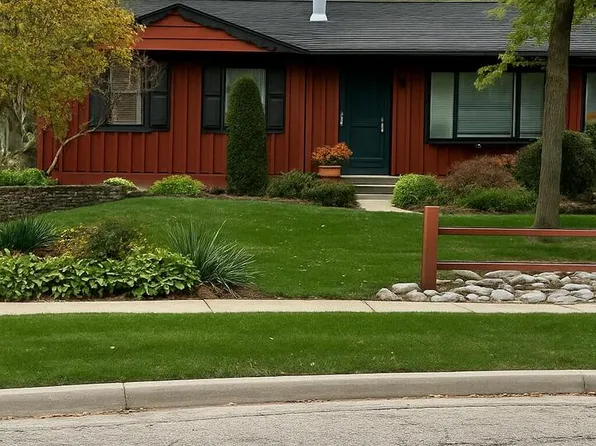 845 Osage Ter, Wauconda, IL 60084