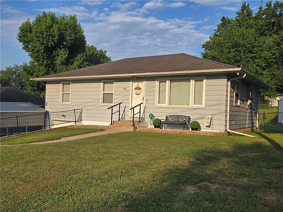 1st image of 607 May St