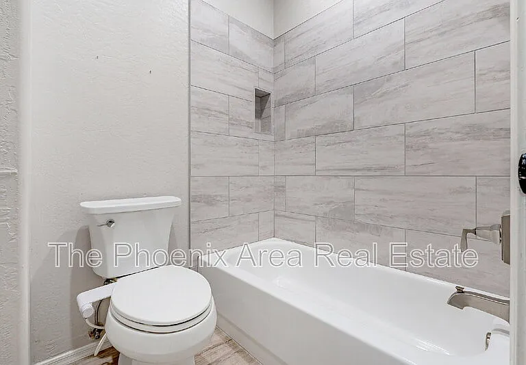 2823 E Tulsa St — Photo 31