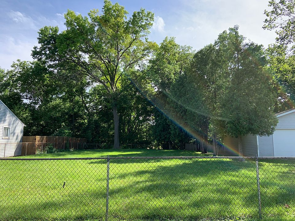 1st image of 32243 Oscoda Ct