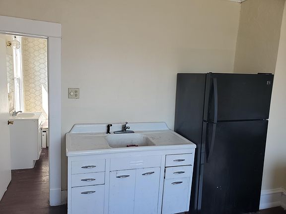 3rd image of 1009 Michigan Ave #1009A