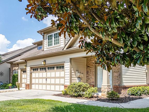 2nd image of 1121 Saddlebrook Dr