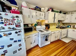 357 Hanover St #222, Boston, MA 02113