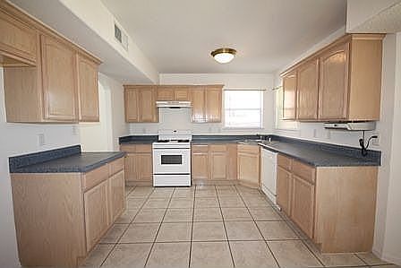 New stove and ample cabinets