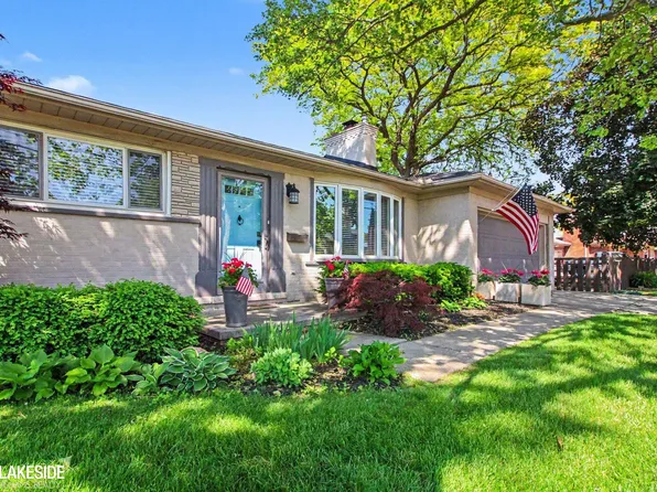 26360 Jefferson Ave, Saint Clair Shores, MI 48081