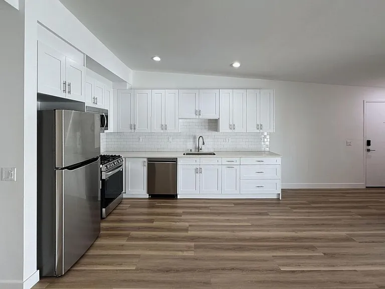 3630 Midvale Ave #1 — Photo 3