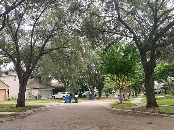 4th image of 421 Henderson Ave
