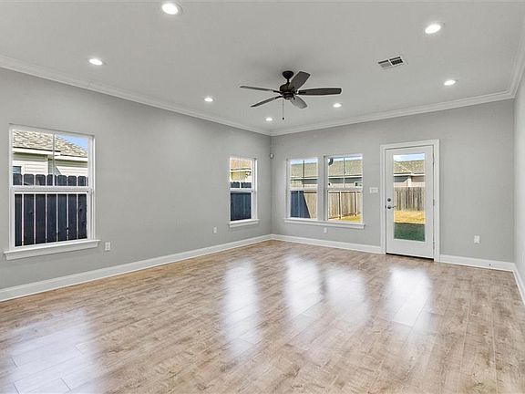 3rd image of 693 Saint George Ave
