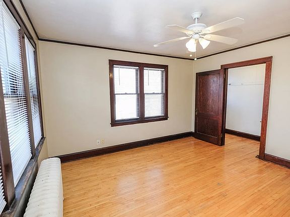 Welcome to Central Lakes of Uptown, where modern charm meets spacious living. Enjoy bright, airy interiors and a cozy atmosphere. Perfectly located for convenience and community. Schedule your tour today and see why this is your ideal home!