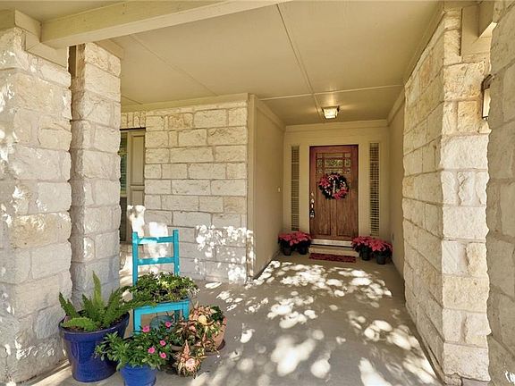 2nd image of 1616 Westmeadow Trl