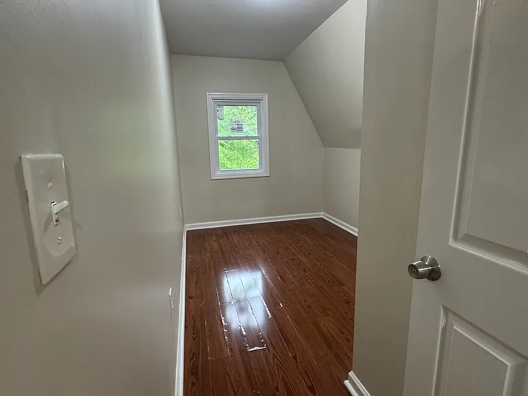195 N 11th St #3 — Photo 9
