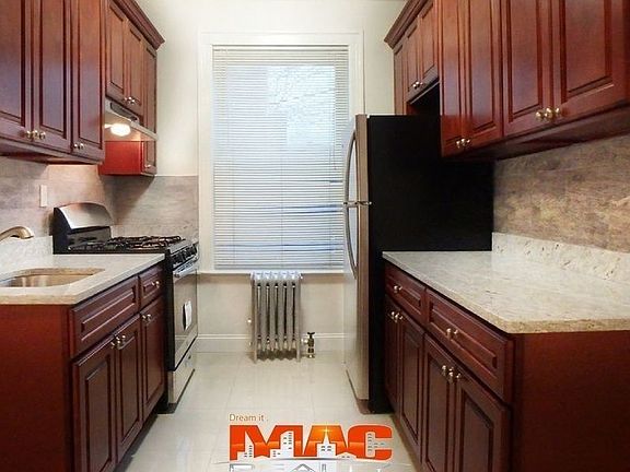 2nd image of 2268 28th St APT 1F