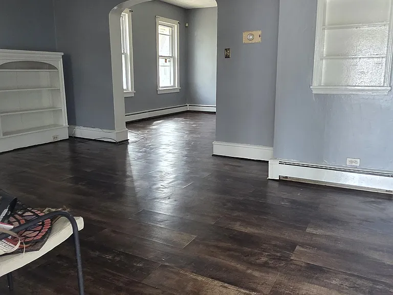 372 W Academy St — Photo 9