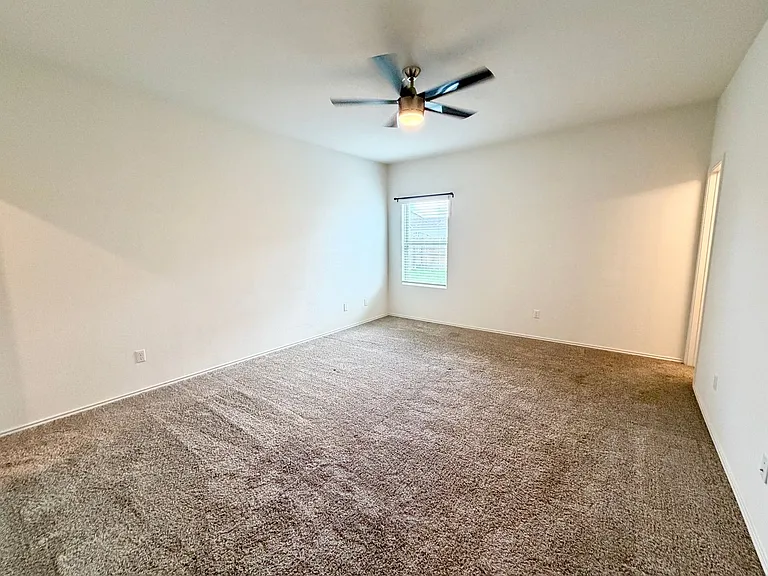 873 Circle Way — Photo 6