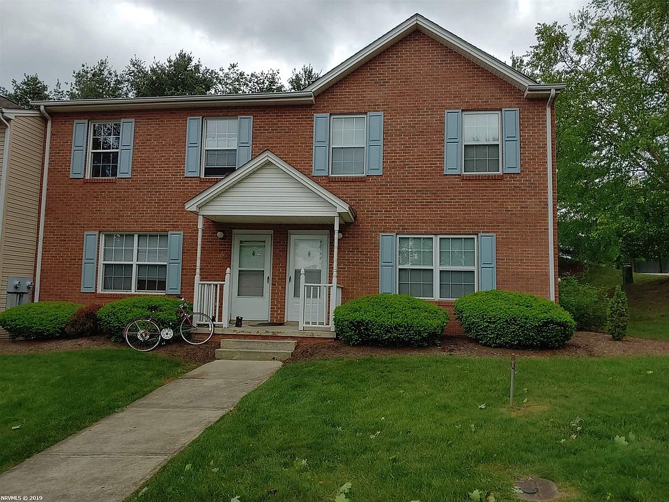 1st image of 447 Laurence Ln