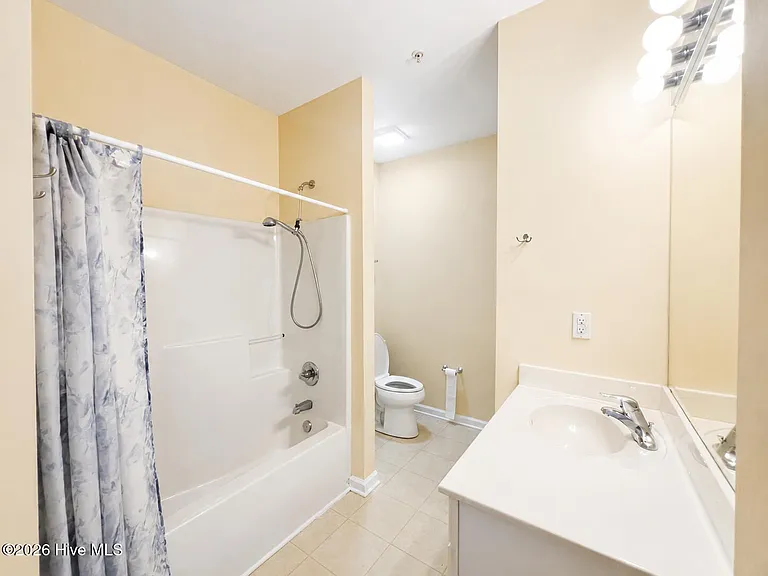 3901 Botsford Ct #101 — Photo 6
