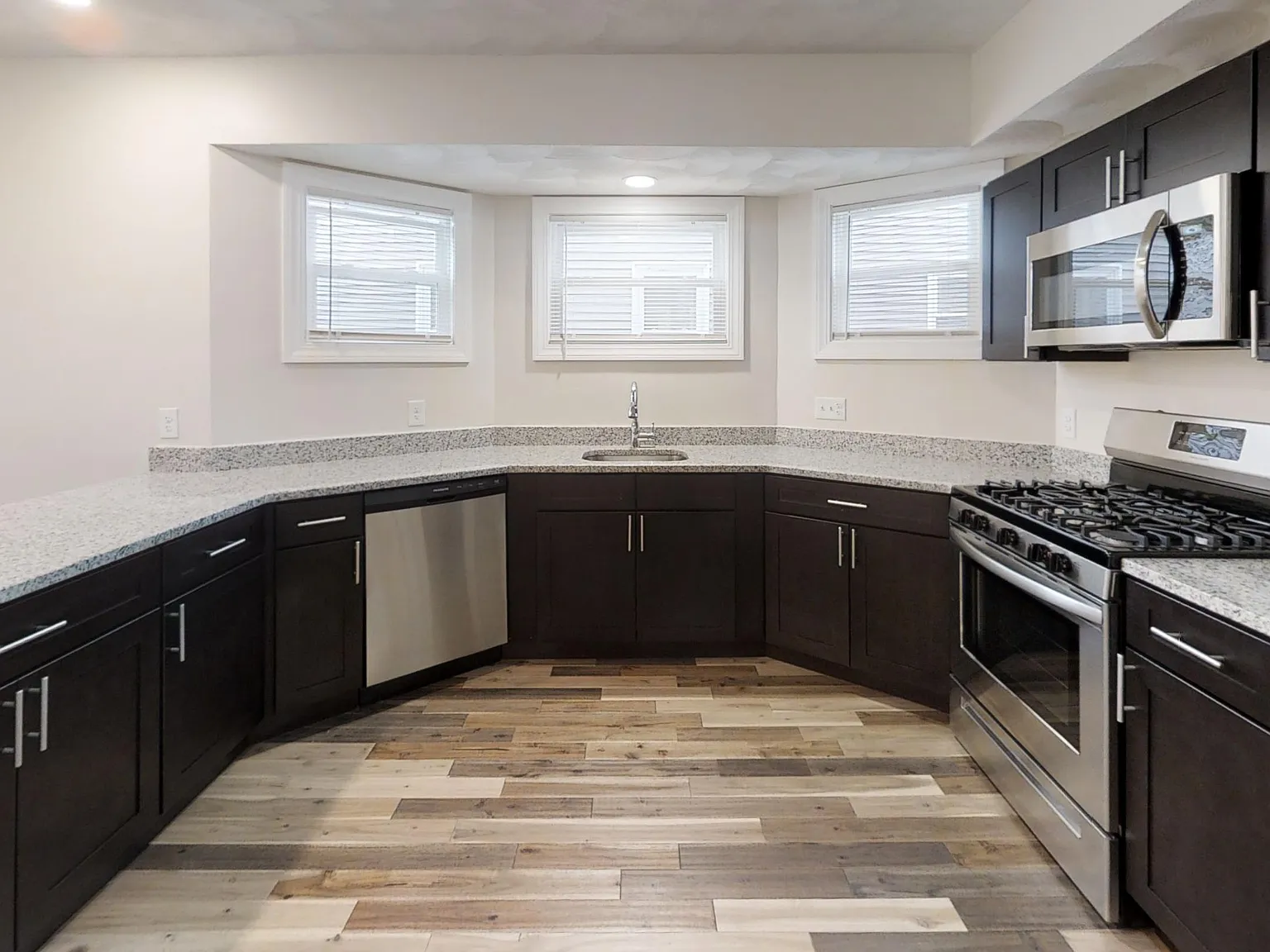 122 Oakland Avenue — Photo 2