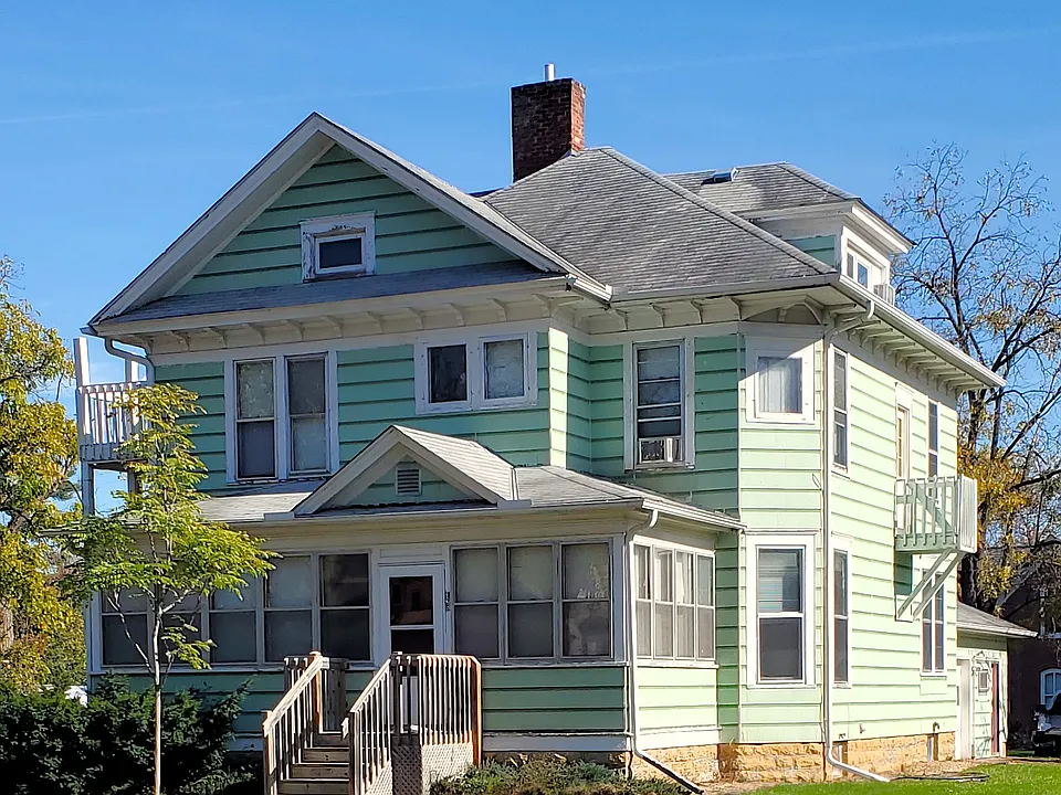 126 -1/2 S 4th St #301