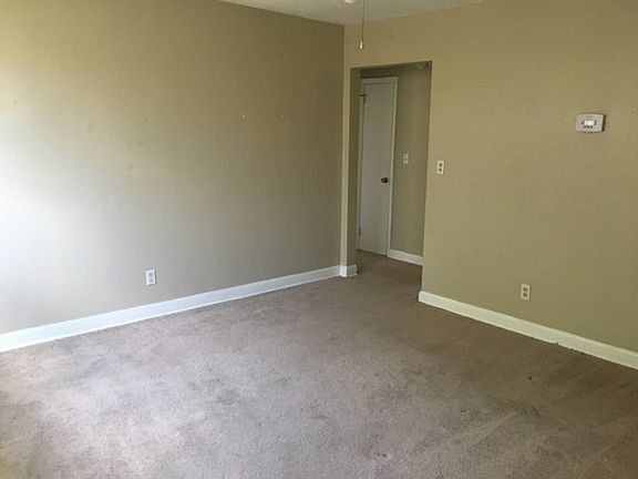 3rd image of 428 West Ln #A