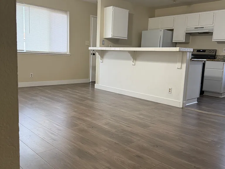 123 La Fresa Ct #4 — Photo 7