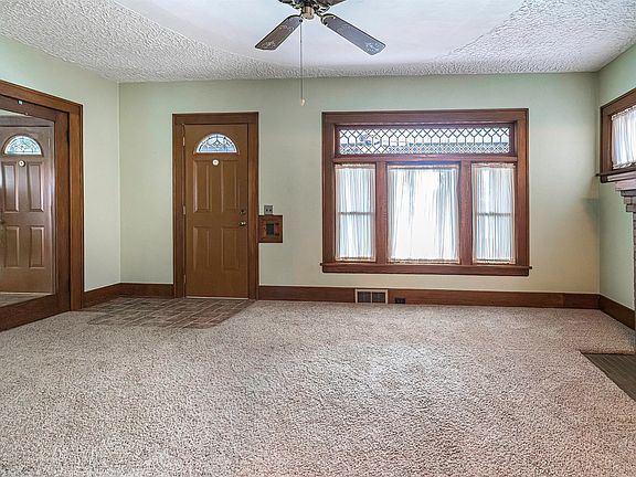 4th image of 2930 Poplar St