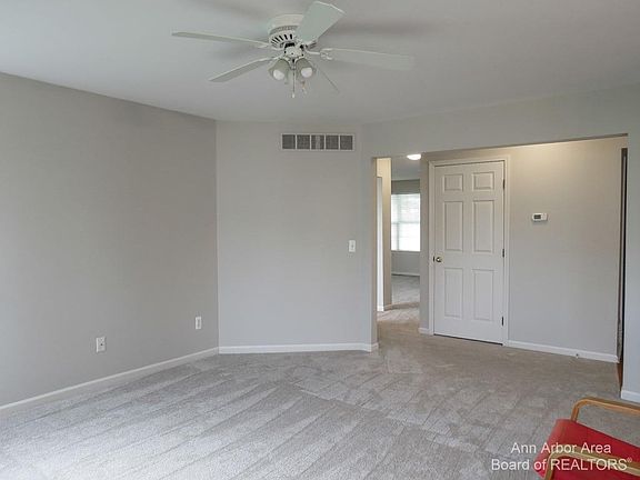 5th image of 8601 Somerset Ln