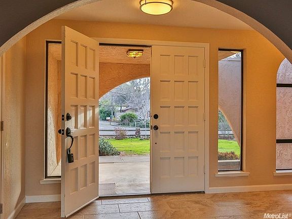5th image of 3495 La Canada Dr