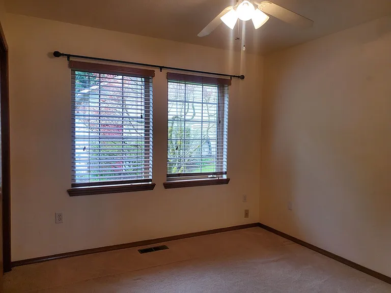 247 SE Weston Rd — Photo 15