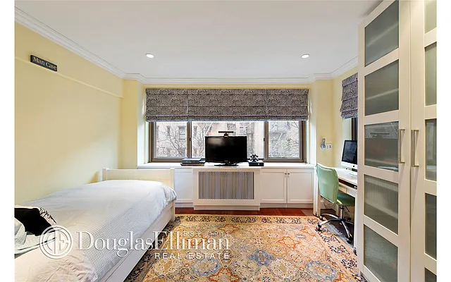Sold by Douglas Elliman | media 22
