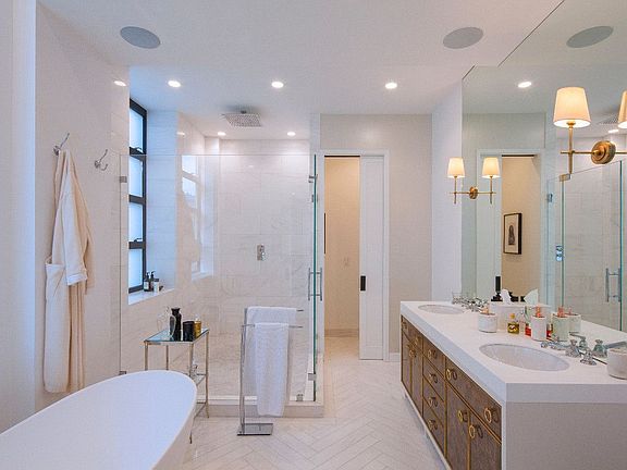 5th image of 195 Hudson St APT 2C