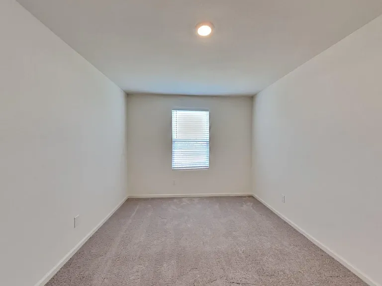 13515 Kinsman Rd — Photo 4