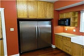 Stainless double-door refrigerator/freezer