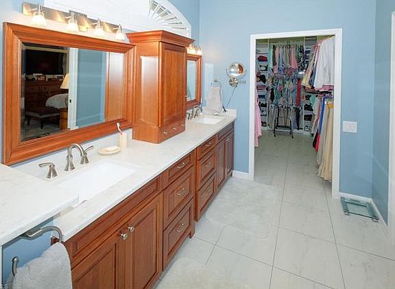 3rd image of 9345 Garden Pointe Ct
