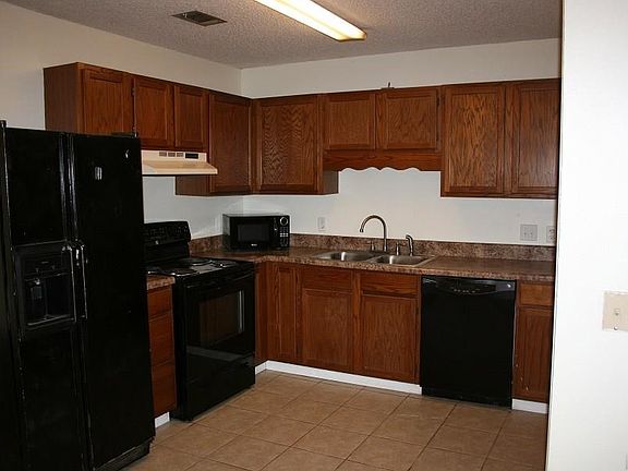 3rd image of 733 Brook Meadow Ln