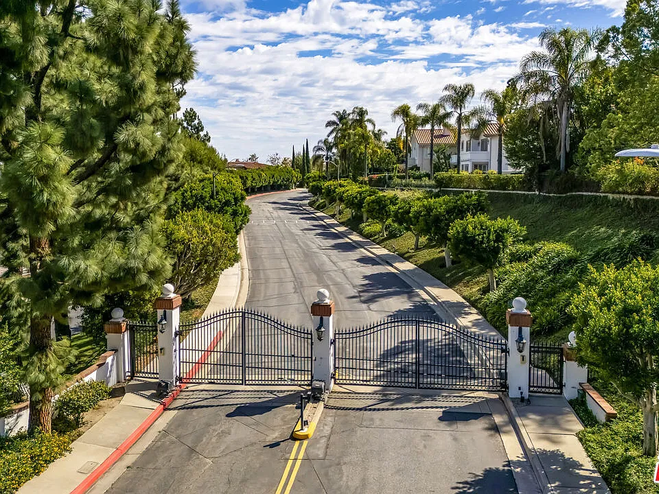 12608 Promontory Rd