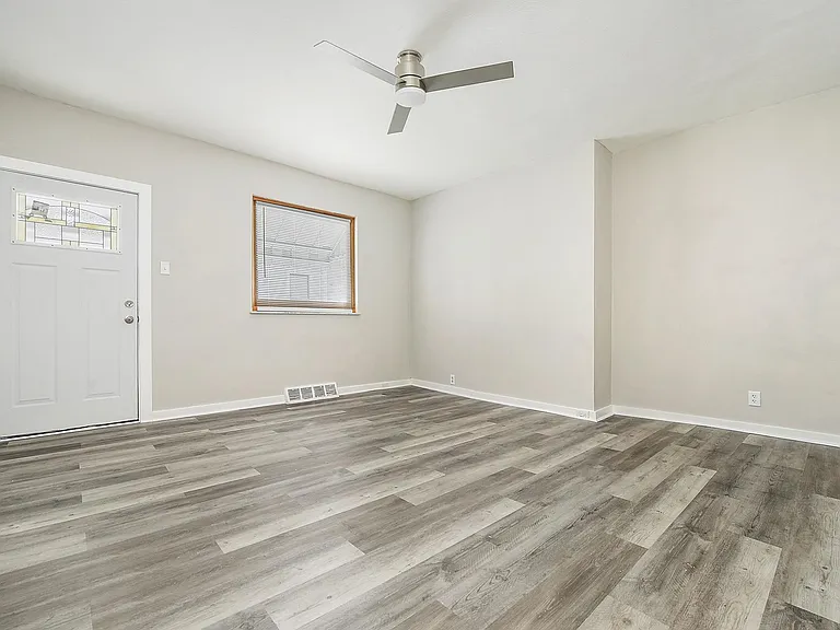 1811 Harcum Way — Photo 10