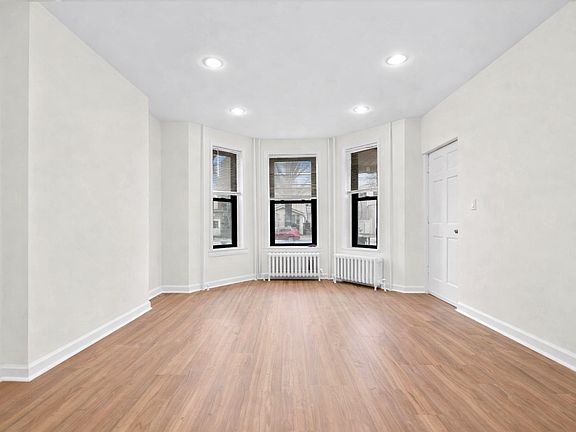 5th image of 12316 Hillside Ave #1