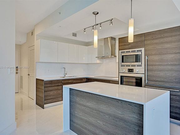 2nd image of 301 Altara Ave APT 617