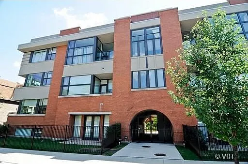 2065 N Kedzie Ave APT 103 photo 1