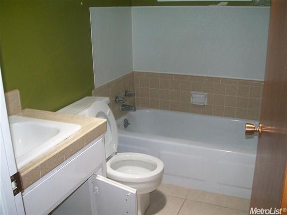5th image of 2524 Galway Dr
