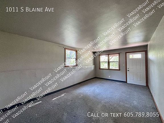 5th image of 1011 S Blaine Ave