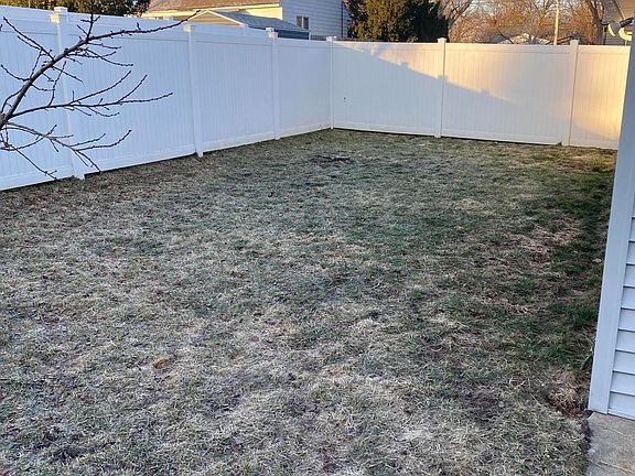 4th image of 4229 Lester Dr NE