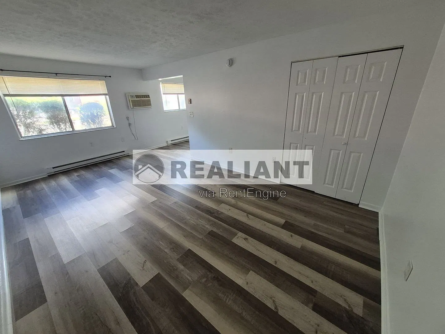 922 Highland Ave — Photo 2