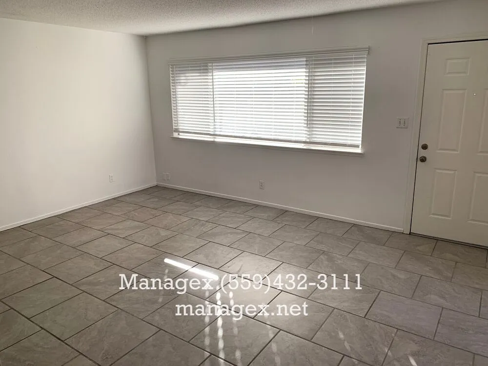 2 bed, 1000 sqft, $1,425 — Photo 4