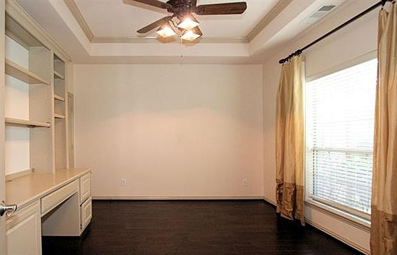 3rd image of 628 Ashleigh Ln